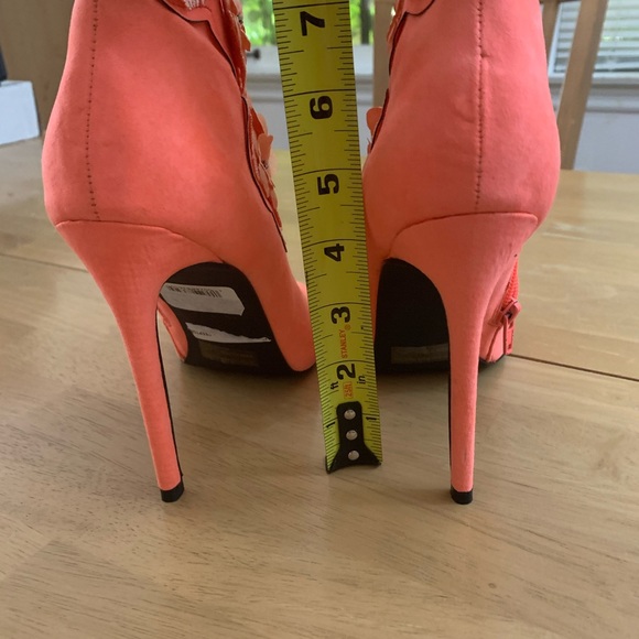 Super fun and bright Embroidered boots - Picture 6 of 6